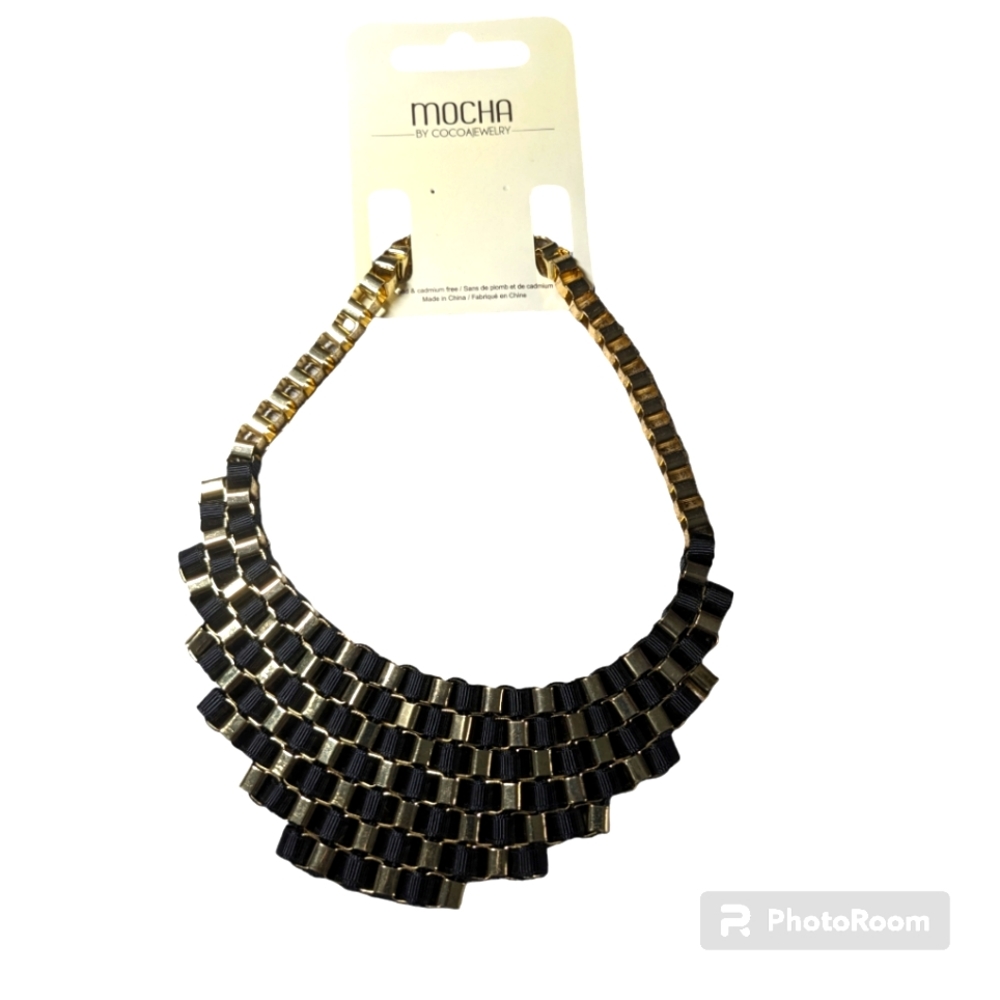 Bib Interlocking Necklace. Black and Gold. NWT
